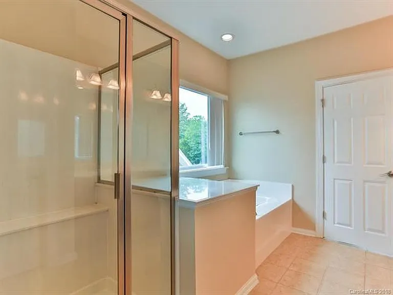 9716 Ravenscroft Ln NW — Photo 19