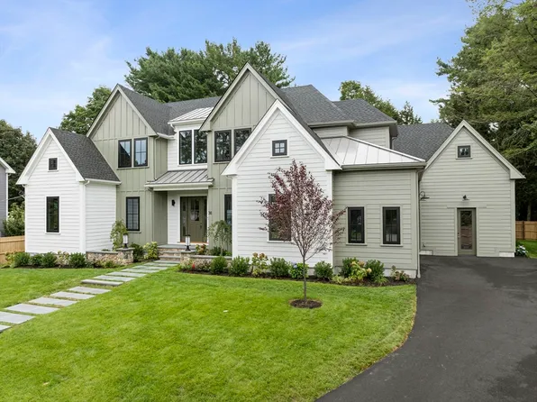 38 Swallow Dr, Newton, MA 02462