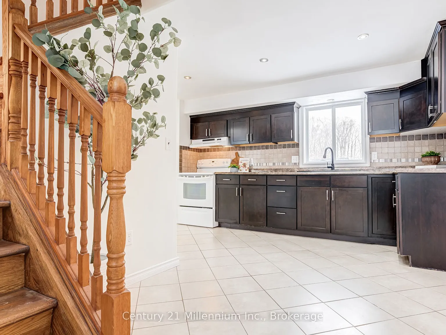 3 bed, $1,900 — Photo 3