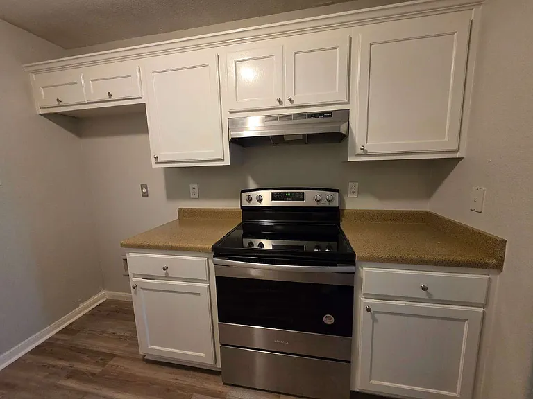 7202 Montgomery Dr — Photo 21