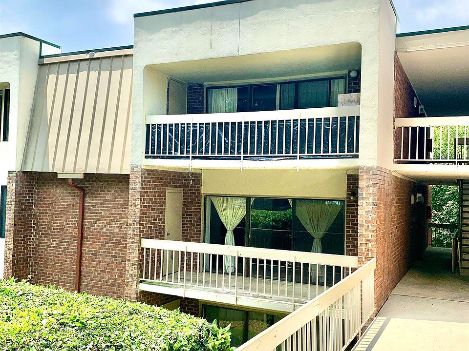 1st image of 500 Umstead Dr #205F