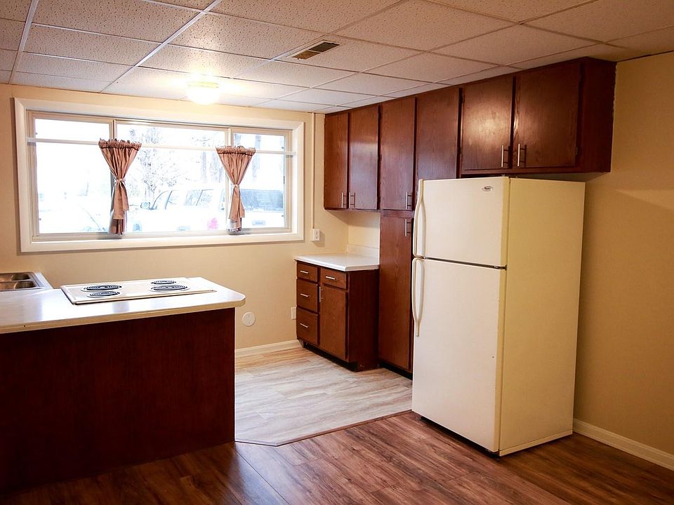 2nd image of 925 Washakie St APT 1