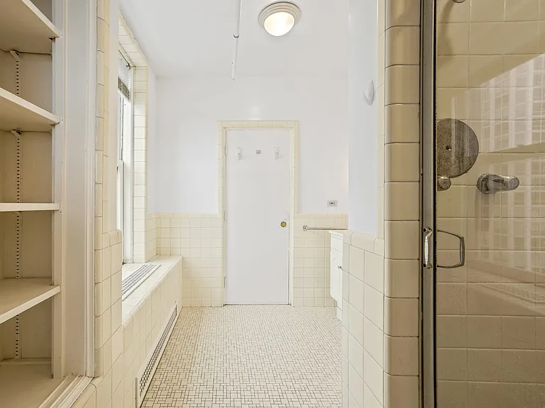 Carlson Building — Photo 6