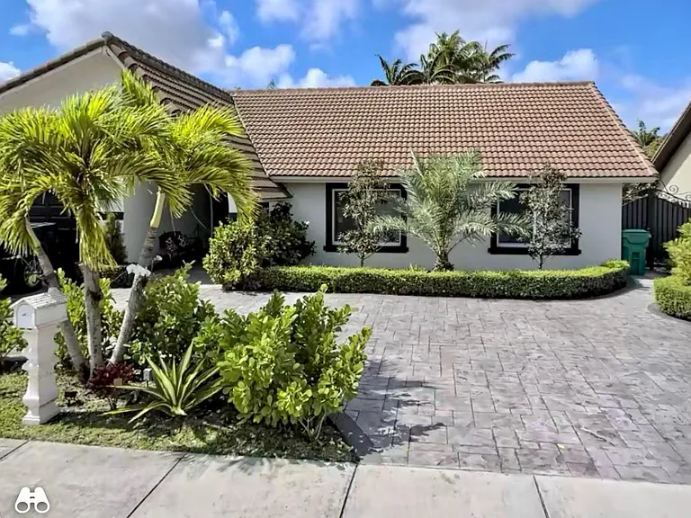 9432 SW 127th Ave — Photo 3