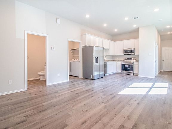 4th image of 11629 Vistawood St