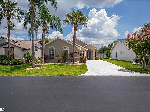 3rd image of 3718 Sabal Springs Blvd