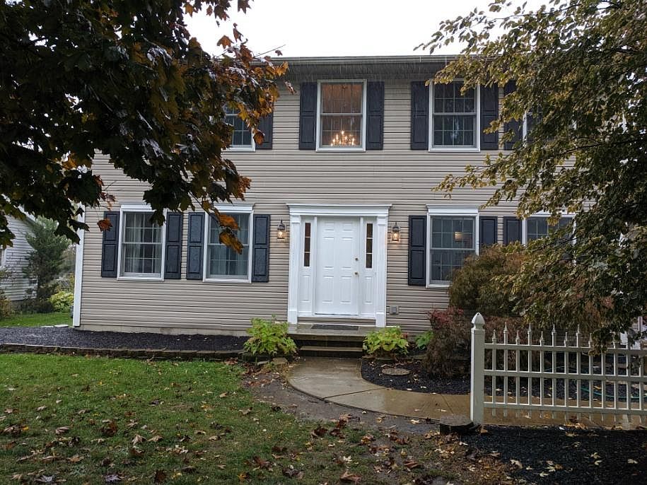 1st image of 5206 Rockwood Dr