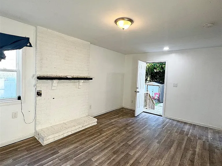 66 Van Buren St — Photo 8