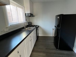 224 Jefferson Ave #6, Elgin, IL 60120