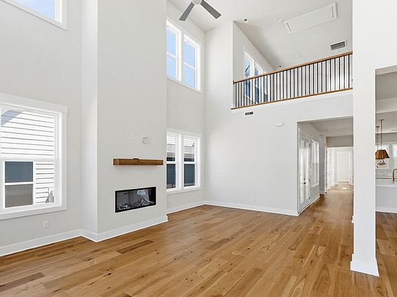 2nd image of 4947 Marina Dr #200