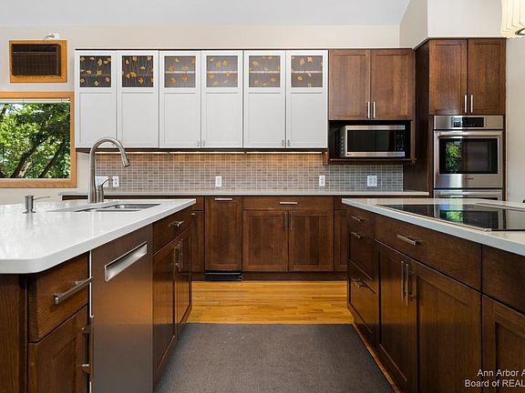 3rd image of 2638 Salisbury Ln