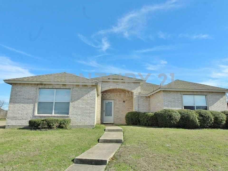 1st image of 300 Rosewood Ln