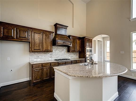 5th image of 601 Denton Creek Dr