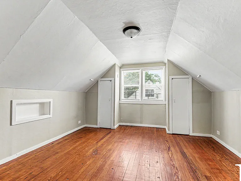 164 S Gladstone Ave — Photo 12