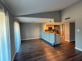 4444 Victory Dr, Houston, TX