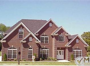 147 Lakepointe Rd, La Vergne, TN 37086