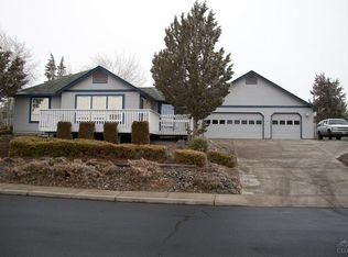 2935 SW 37th Ct, Redmond, OR 97756