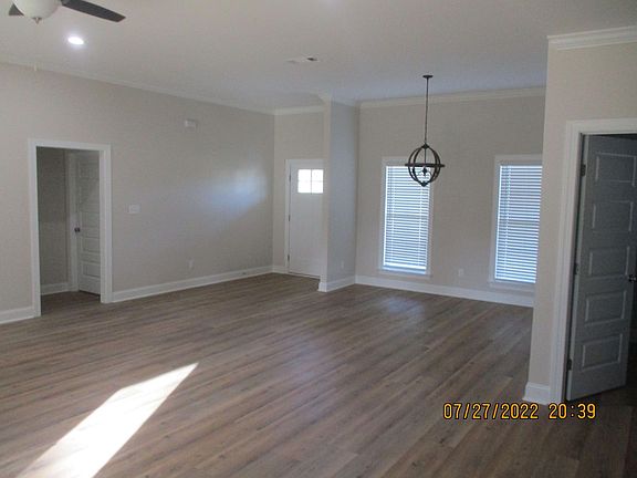 2nd image of 215 Buck Run Dr