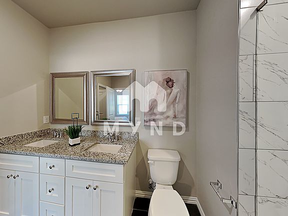 4th image of 460 Willow Xing E