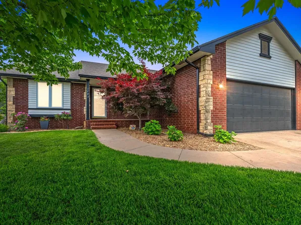 1743 E Oxford Cir, Derby, KS 67037