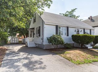 77 6th St, Lowell, MA 01850
