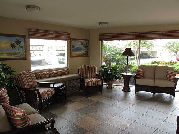 3rd image of 4550 Cove Cir APT 205