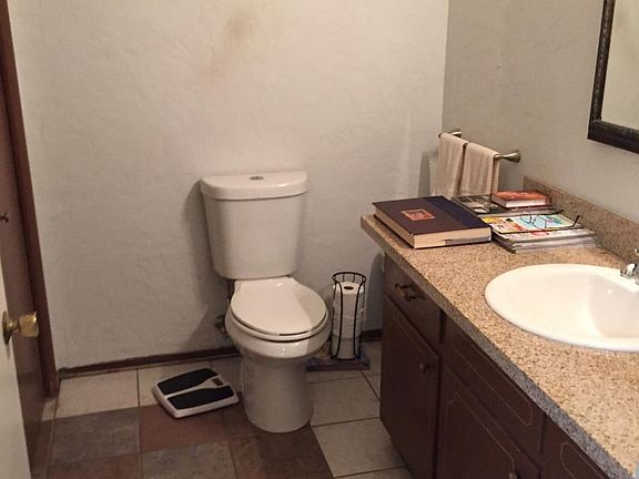 1/2 bath