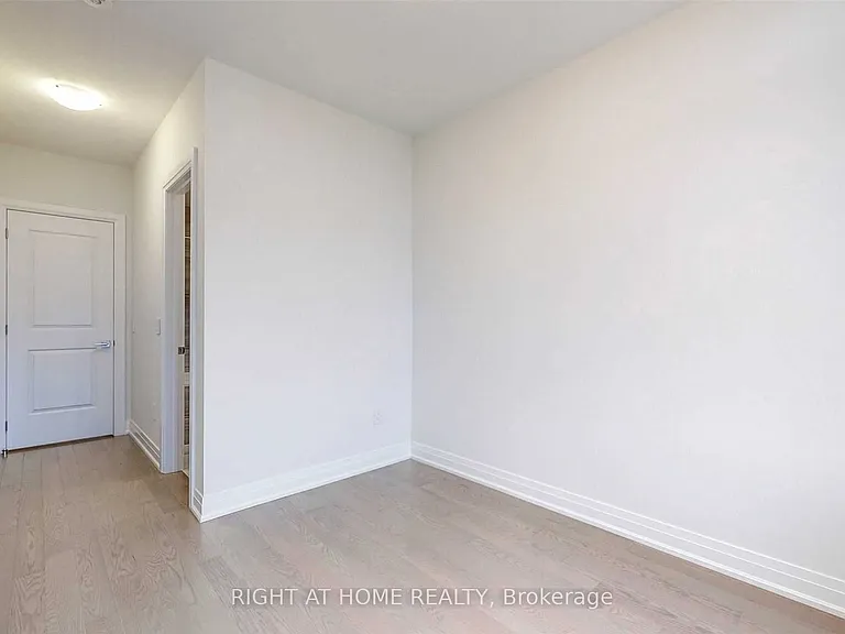 235 Vermont Ave — Photo 29