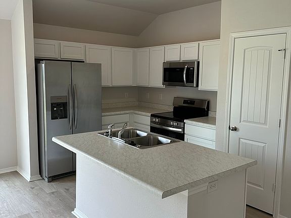 5th image of 5813 Pope St