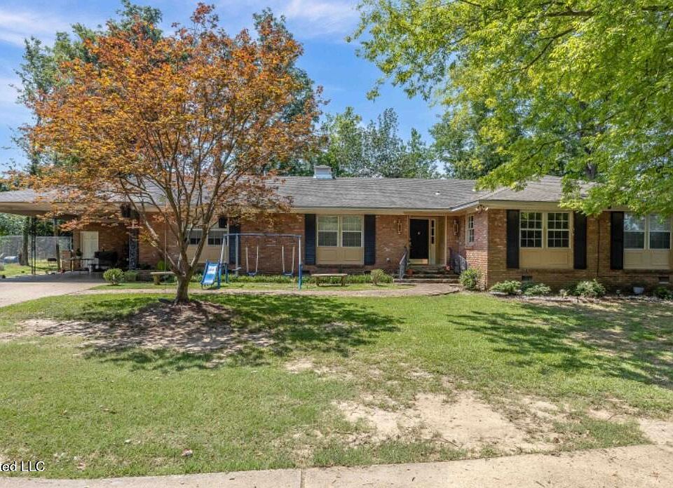 1st image of 1 Oak Hill Dr
