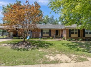 1 Oak Hill Dr, Vicksburg, MS 39180