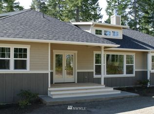 621 Country Club Dr E, Union, WA 98592