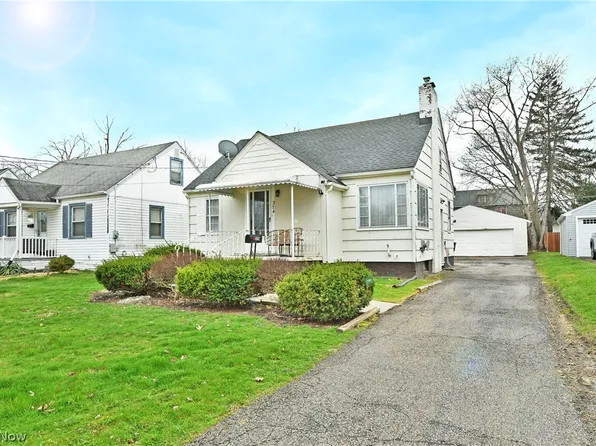 374 Meadowbrook Ave SE, Warren, OH 44483