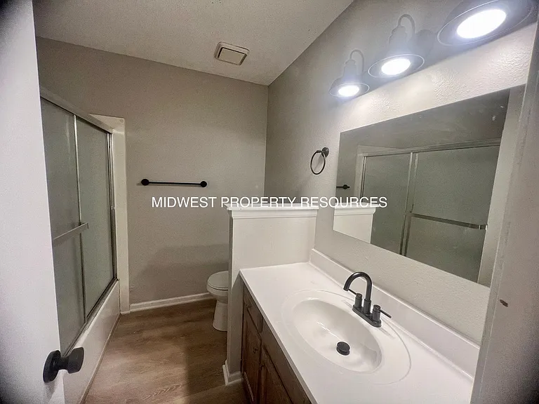 204 Sky Vue Dr #A — Photo 10