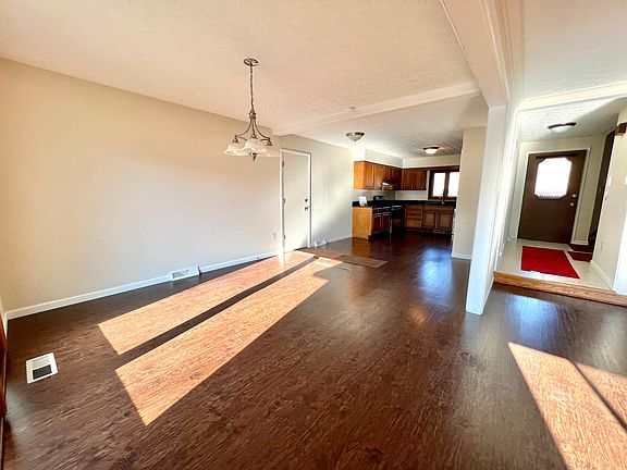 3rd image of 3850 Sawbridge Dr Unit 23