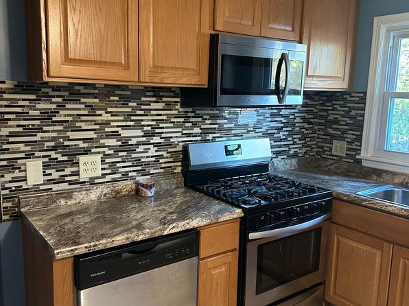 61 Norman St, Manchester, CT 06040