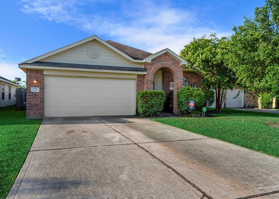 Welcome to your new home. Fabulous one story 4 bedroom home.