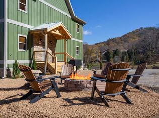 340 Roaring Fork Rd, Gatlinburg, TN 37738