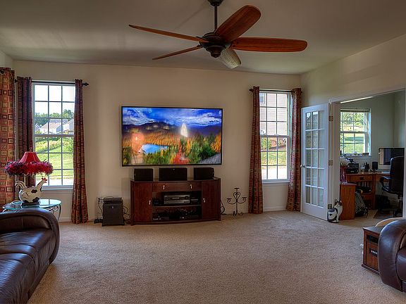 5th image of 2427 Wheatland Cir