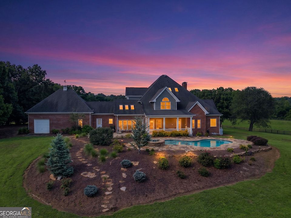 1st image of 329 Willow Lakes Ln