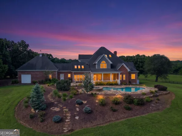 329 Willow Lakes Ln, Jefferson, GA 30549
