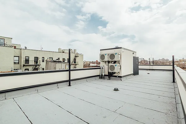 Rented by Nooklyn NYC LLC | media 21