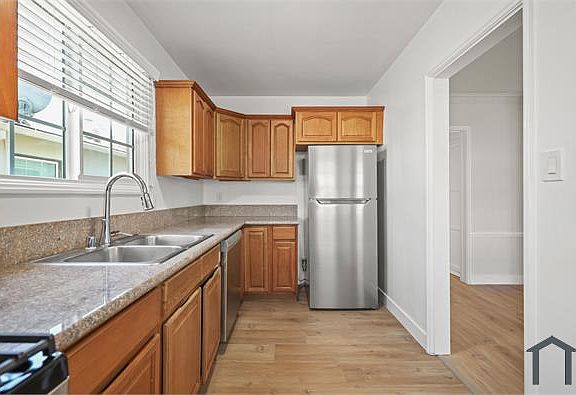 5th image of 7706 Hollywood Blvd APT 4