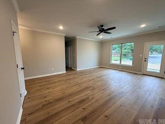 4th image of 204 Turner Ave