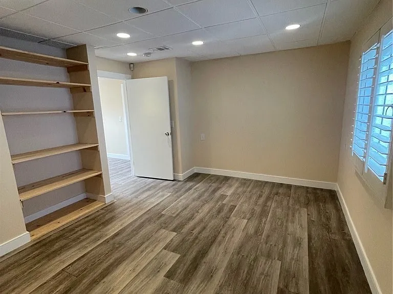 208 S Louise St — Photo 36