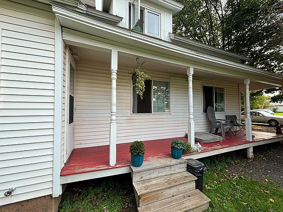 2nd image of 404 E Iron St