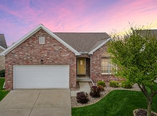 17 Crista Ann Ct, Bloomington, IL 61704