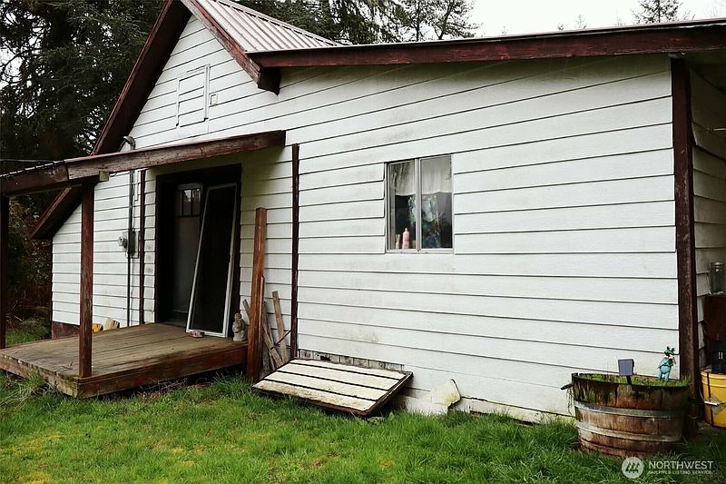3rd image of 306 Minkler Rd