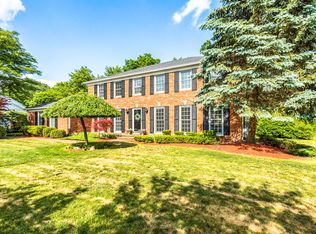 5919 Red Coat Ln, West Bloomfield, MI
