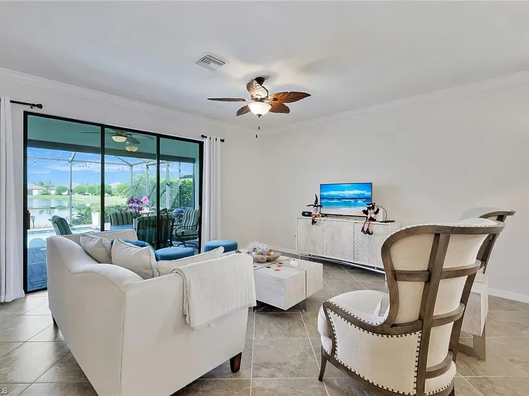 9207 Shadow Oak Ln — Photo 5